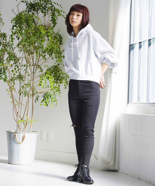 WEGO(ウィゴー)の「WEGO/デイリーカラーショートパーカー(パーカー・レディース・パープル/ネイビー/オフホワイト/ライトイエロー/杢グレー・FREE)」の15枚目の写真