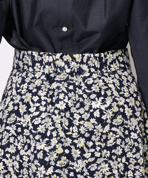 SHIPS（シップス）の「フラワージャカードボタンスカート◇（スカート・レディース・カーキ/ネイビー・ONE SIZE）」の8枚目の写真