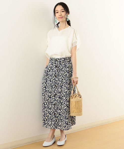 SHIPS（シップス）の「フラワージャカードボタンスカート◇（スカート・レディース・カーキ/ネイビー・ONE SIZE）」の4枚目の写真