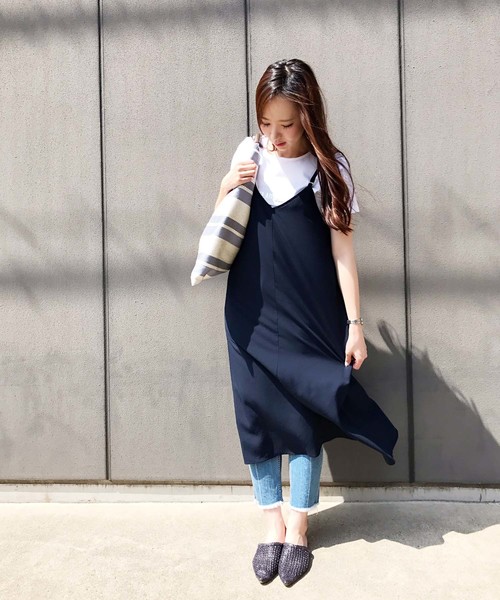 Petit Honfleur(プチオンフルール)の「キャミワンピース(ワンピース・レディース・ブラック/ネイビー・9号/11号)」の16枚目の写真