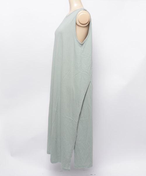 Narcissus（ナルシス）の「【cheap!!by vaNite】シンプルロングトップス（タンクトップ・レディース・ホワイト/ブラック/グリーン・FREE）」の5枚目の写真