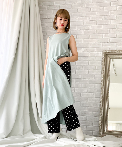 Narcissus（ナルシス）の「【cheap!!by vaNite】シンプルロングトップス（タンクトップ・レディース・ホワイト/ブラック/グリーン・FREE）」の3枚目の写真