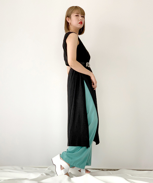 Narcissus（ナルシス）の「【cheap!!by vaNite】シンプルロングトップス（タンクトップ・レディース・ホワイト/ブラック/グリーン・FREE）」の2枚目の写真