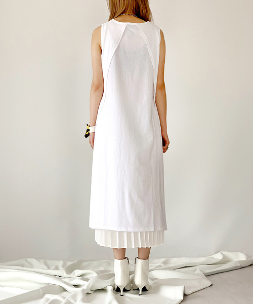 Narcissus（ナルシス）の「【cheap!!by vaNite】シンプルロングトップス（タンクトップ・レディース・ホワイト/ブラック/グリーン・FREE）」の20枚目の写真