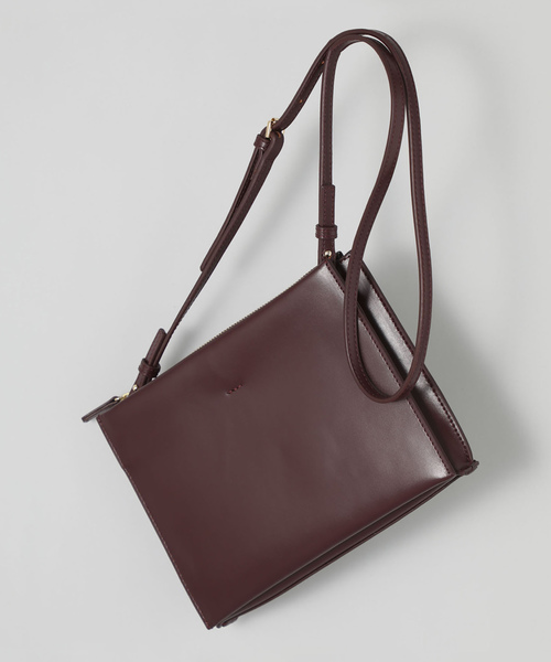 YAHKI(ヤーキ)の「《別注》【YAHKI(ヤーキ)】スクエアトリオショルダーバッグ(ショルダーバッグ・レディース・ブラック/ベージュ/ブラウン・FREE)」の19枚目の写真