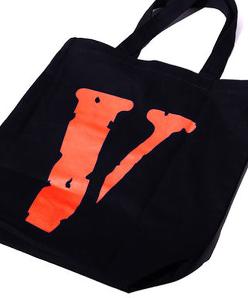VLONE�i���B�[�����j�́uVLONE/���B�[���� TOTE S/���S�g�[�g�o�b�O�i�g�[�g�o�b�O�j�v�b�I�����W
