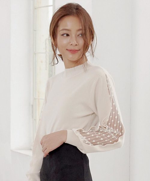 KOBE LETTUCE（コウベレタス）の「袖チュールニットトップス（ニット/セーター・レディース・ブラック/ブルー/ホワイト系その他・FREE）」の2枚目の写真