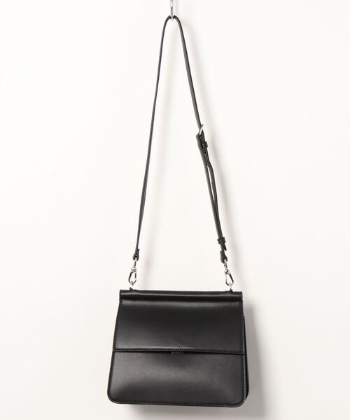 CHARLES & KEITH（チャールズ & キース）の「アクリルトーティシェル トップハンドルバッグ / Acrylic Tortoiseshell Top Handle Bag（ハンドバッグ・レディース・ブラック/イエロー/タン/ベージュ・M）」の21枚目の写真