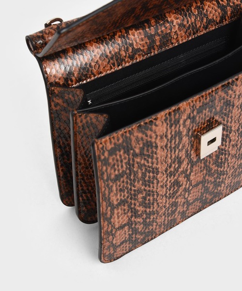 CHARLES & KEITH（チャールズ & キース）の「アクリルトーティシェル トップハンドルバッグ / Acrylic Tortoiseshell Top Handle Bag（ハンドバッグ・レディース・ブラック/イエロー/タン/ベージュ・M）」の14枚目の写真