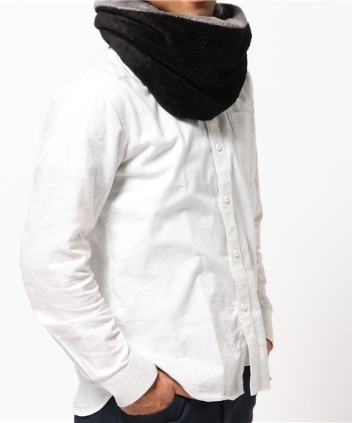 BEAMS（ビームス）の「◎BEAMS / 2トーン フリース スヌード（ストール/ショール・メンズ・ナチュラル/ブラック/ネイビー・ONE SIZE）」の7枚目の写真