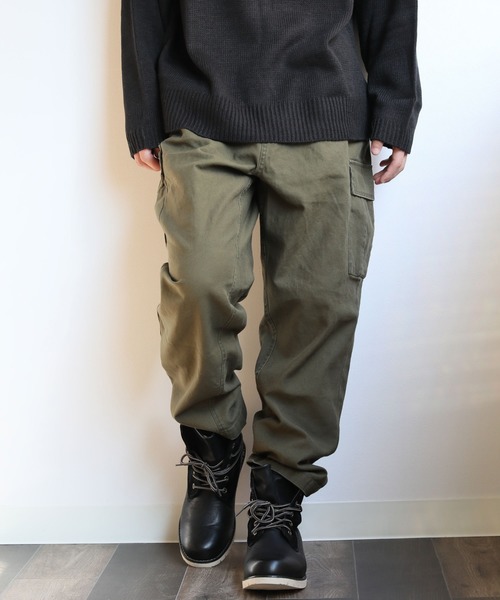 ARCADE（アーケード）の「カツラギ裏使い ワイド テーパード ミリタリーカーゴパンツ（カーゴパンツ・メンズ・ブラウン/カーキ/ブラック・LL/M/L）」の3枚目の写真
