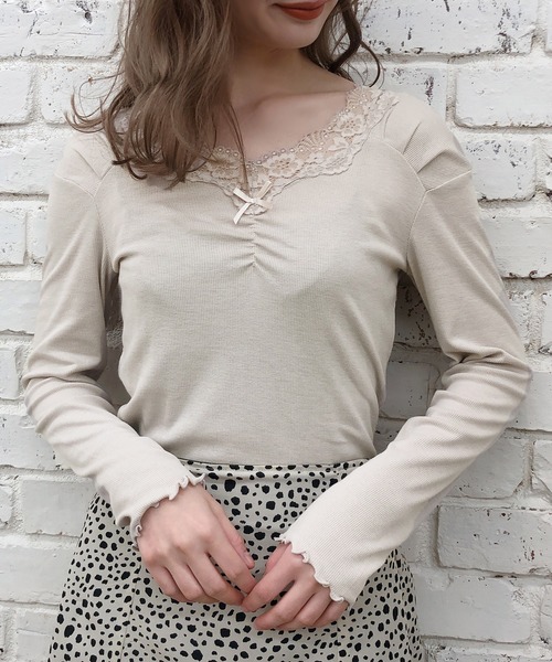 one after another NICE CLAUP(ワンアフターアナザーナイスクラップ)の「リボン付きウォームレースインナー(Tシャツ/カットソー・レディース・ブラウン/ライトベージュ/オフホワイト/ライトグレー/マスタード・FREE)」の14枚目の写真