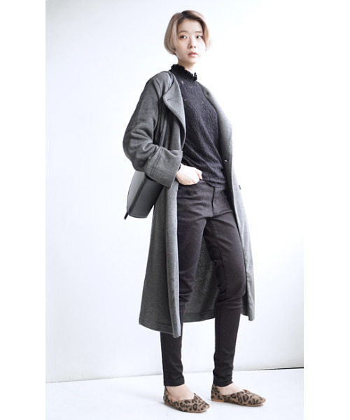 zootie(ズーティー)の「スクエアトゥ Vカットバブーシュ(パンプス・レディース・カーキ/モカ/ホワイトゴールド/ブラック/その他/レオパード・M/LL/L/S)」の10枚目の写真