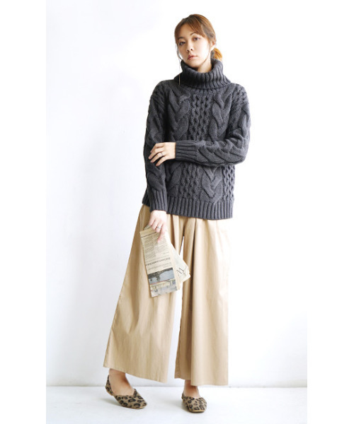 zootie(ズーティー)の「スクエアトゥ Vカットバブーシュ(パンプス・レディース・カーキ/モカ/ホワイトゴールド/ブラック/その他/レオパード・M/LL/L/S)」の13枚目の写真