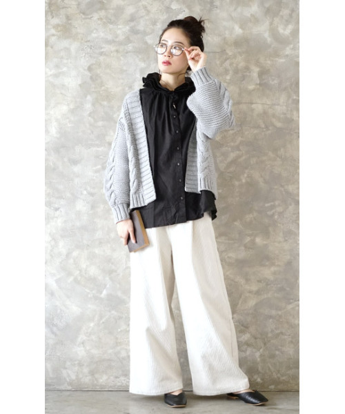 zootie(ズーティー)の「スクエアトゥ Vカットバブーシュ(パンプス・レディース・カーキ/モカ/ホワイトゴールド/ブラック/その他/レオパード・M/LL/L/S)」の19枚目の写真