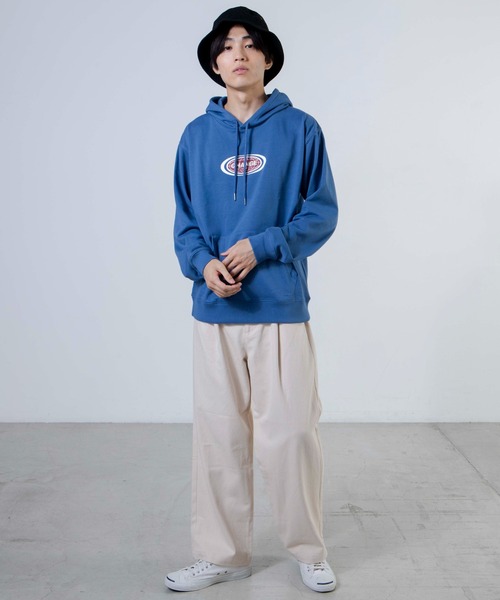 WEGO(ウィゴー)の「WEGO/ラウンドロゴプルパーカー(パーカー・メンズ・ブルー/アイボリー・SMALL/MEDIUM/LARGE)」の4枚目の写真