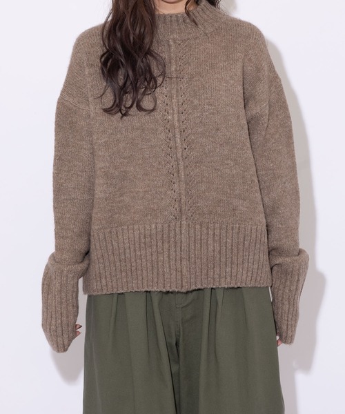 MERLOT（メルロー）の「バックスリットアウトリンキングニット（ニット/セーター・レディース・ネイビー/ブラウン/モカ・FREE）」の4枚目の写真