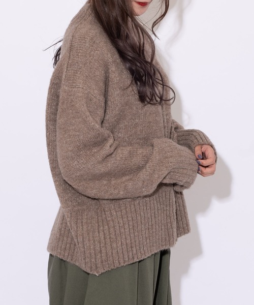 MERLOT（メルロー）の「バックスリットアウトリンキングニット（ニット/セーター・レディース・ネイビー/ブラウン/モカ・FREE）」の7枚目の写真