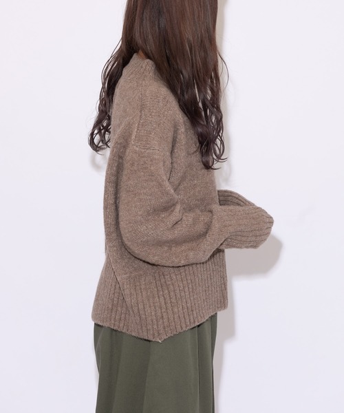 MERLOT（メルロー）の「バックスリットアウトリンキングニット（ニット/セーター・レディース・ネイビー/ブラウン/モカ・FREE）」の8枚目の写真