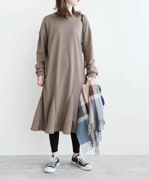 reca(レカ)の「ビッグシルエットスウェットフレアワンピース(ワンピース・レディース・ブラック/ホワイト/グレイッシュベージュ・FREE)」の20枚目の写真