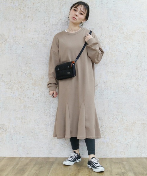 reca(レカ)の「ビッグシルエットスウェットフレアワンピース(ワンピース・レディース・ブラック/ホワイト/グレイッシュベージュ・FREE)」の17枚目の写真