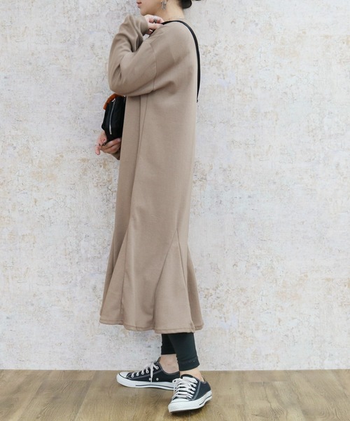 reca(レカ)の「ビッグシルエットスウェットフレアワンピース(ワンピース・レディース・ブラック/ホワイト/グレイッシュベージュ・FREE)」の19枚目の写真