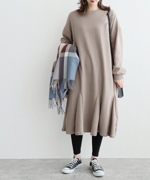 reca(レカ)の「ビッグシルエットスウェットフレアワンピース(ワンピース・レディース・ブラック/ホワイト/グレイッシュベージュ・FREE)」の22枚目の写真