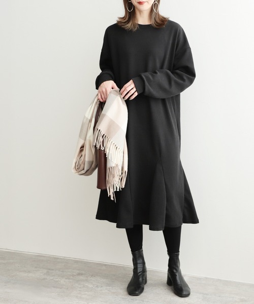 reca(レカ)の「ビッグシルエットスウェットフレアワンピース(ワンピース・レディース・ブラック/ホワイト/グレイッシュベージュ・FREE)」の12枚目の写真