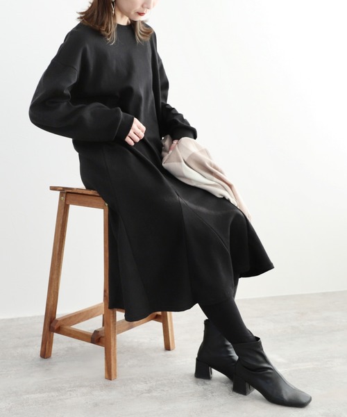 reca(レカ)の「ビッグシルエットスウェットフレアワンピース(ワンピース・レディース・ブラック/ホワイト/グレイッシュベージュ・FREE)」の13枚目の写真