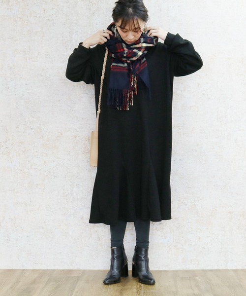 reca(レカ)の「ビッグシルエットスウェットフレアワンピース(ワンピース・レディース・ブラック/ホワイト/グレイッシュベージュ・FREE)」の15枚目の写真