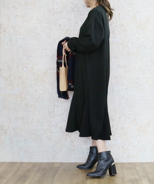 reca(レカ)の「ビッグシルエットスウェットフレアワンピース(ワンピース・レディース・ブラック/ホワイト/グレイッシュベージュ・FREE)」の16枚目の写真