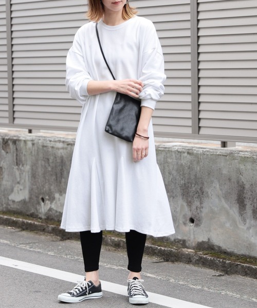 reca(レカ)の「ビッグシルエットスウェットフレアワンピース(ワンピース・レディース・ブラック/ホワイト/グレイッシュベージュ・FREE)」の7枚目の写真