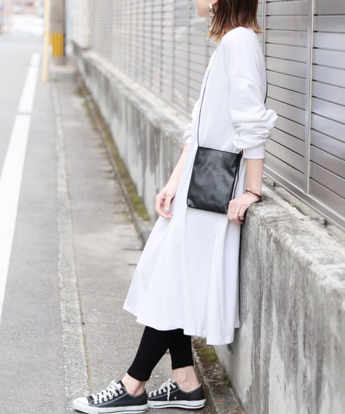 reca(レカ)の「ビッグシルエットスウェットフレアワンピース(ワンピース・レディース・ブラック/ホワイト/グレイッシュベージュ・FREE)」の8枚目の写真