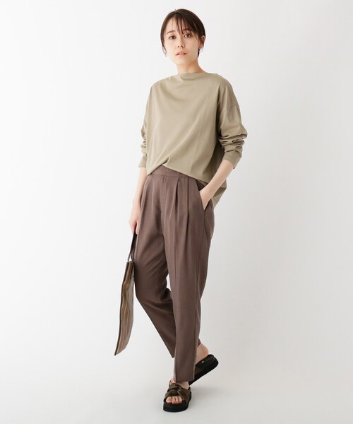 OPAQUE.CLIP(オペークドットクリップ)の「◆スーピマコットン度詰め天竺 ボートネックワイドカットソー(Tシャツ/カットソー・レディース・ホワイト系/ブラック/オリーブ/サンドベージュ・38/40/42)」の11枚目の写真