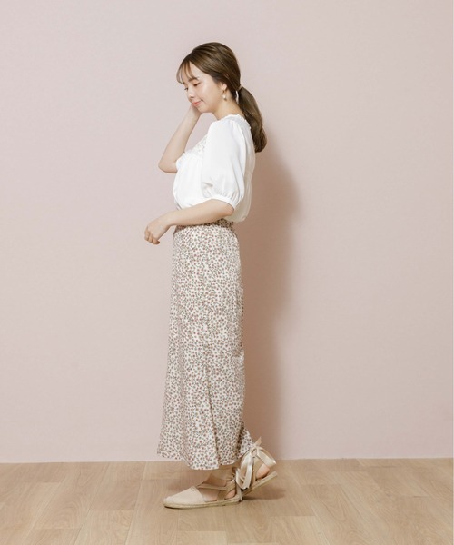 flower(フラワー)の「フルブルームブラウス(シャツ/ブラウス・レディース・ホワイト/ブルー/ベージュ・FREE)」の8枚目の写真