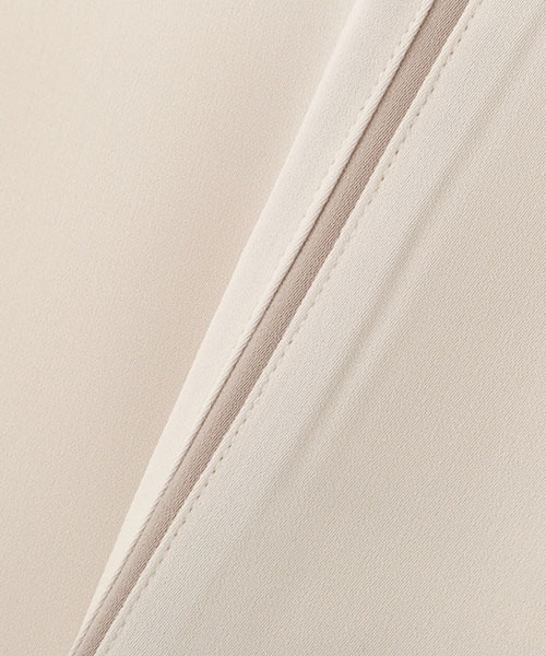 NATURAL BEAUTY BASIC（ナチュラルビューティーベーシック）の「バイカラーブラウス半袖（シャツ/ブラウス・レディース・ベージュ/オフホワイト・マルチサイズ）」の5枚目の写真