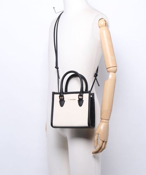 LA BAGAGERIE（ラバガジェリー）の「キャンバス×カウレザー　2way横長ミニトート（ショルダーバッグ・レディース・ホワイト/ブラック・FREE）」の6枚目の写真