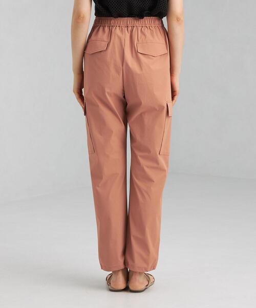 green label relaxing（グリーンレーベルリラクシング）の「ハッスイ UV イージー カーゴ パンツ －撥水－－UVカット－（その他パンツ・レディース・オレンジ/オリーブ・38/36）」の5枚目の写真