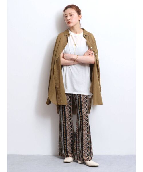 Ungrid（アングリッド）の「シアールーズシャツ（シャツ/ブラウス・レディース・オフホワイト/ブラック/オリーブ・FREE）」の14枚目の写真