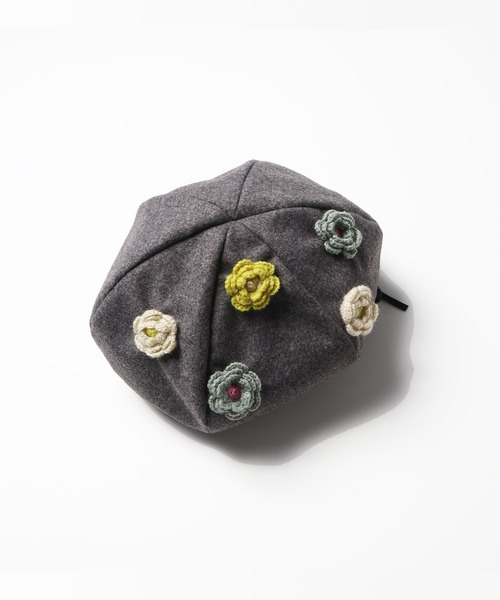 KP DECO（ケーピーデコ）の「花手編みモチーフ付きベレー帽(M-L)（ハンチング/ベレー帽・キッズ・ブルー系その他/杢グレー・MEDIUM/LARGE）」の7枚目の写真