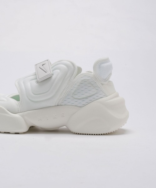 NIKE（ナイキ）の「NIKE/Nike ナイキ アクアリフト（スニーカー・レディース・ホワイト/ブラック・23.5/24.5/23/24）」の4枚目の写真