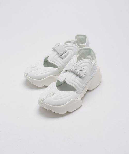 NIKE（ナイキ）の「NIKE/Nike ナイキ アクアリフト（スニーカー・レディース・ホワイト/ブラック・23.5/24.5/23/24）」の3枚目の写真