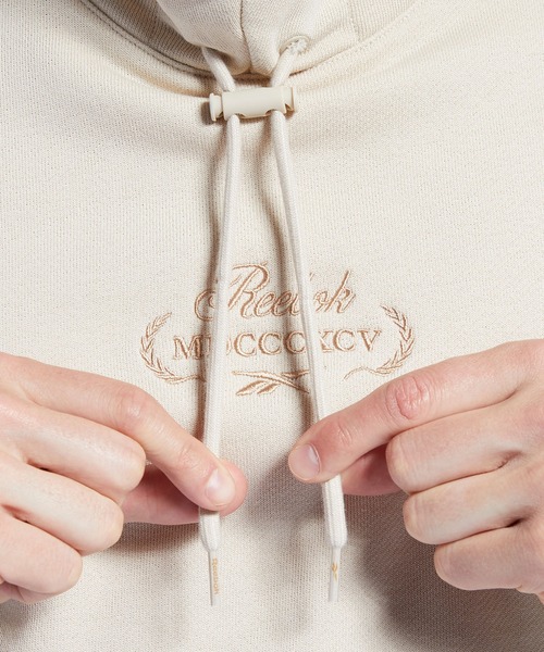 Reebok(リーボック)の「クラシックス ゴルフ スウェットシャツ / Classics Golf Sweatshirt(パーカー・メンズ・ブラック/ベージュ/ネイビー・MEDIUM/X-LARGE/X-SMALL/XXX-LARGE/SMALL/LARGE/XX-LARGE)」の16枚目の写真