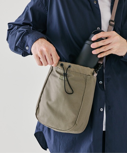 STANDARD SUPPLY（スタンダードサプライ）の「スタンダードサプライ / SIMPLICITY シンプリシティ / CHALK SHOULDER チョークショルダー（ショルダーバッグ・レディース・ライトグレー系/ブルー/モカ/レッド/ダークネイビー/グリーン/ゴールド/ダークパープル/グレー/ブラック/ベージュ/ダークブラウン/チャコールグレー/イエロー/キナリ/コバルトブルー/オリーブ/グレイッシュベージュ/サンドベージュ/アイボリー/ケリーグリーン・FREE/SMALL）」の12枚目の写真