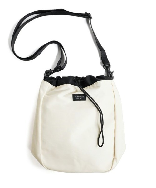 STANDARD SUPPLY（スタンダードサプライ）の「スタンダードサプライ / SIMPLICITY シンプリシティ / CHALK SHOULDER チョークショルダー（ショルダーバッグ・レディース・ライトグレー系/ブルー/モカ/レッド/ダークネイビー/グリーン/ゴールド/ダークパープル/グレー/ブラック/ベージュ/ダークブラウン/チャコールグレー/イエロー/キナリ/コバルトブルー/オリーブ/グレイッシュベージュ/サンドベージュ/アイボリー/ケリーグリーン・FREE/SMALL）」の3枚目の写真