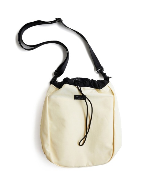 STANDARD SUPPLY（スタンダードサプライ）の「スタンダードサプライ / SIMPLICITY シンプリシティ / CHALK SHOULDER チョークショルダー（ショルダーバッグ・レディース・ライトグレー系/ブルー/モカ/レッド/ダークネイビー/グリーン/ゴールド/ダークパープル/グレー/ブラック/ベージュ/ダークブラウン/チャコールグレー/イエロー/キナリ/コバルトブルー/オリーブ/グレイッシュベージュ/サンドベージュ/アイボリー/ケリーグリーン・FREE/SMALL）」の2枚目の写真