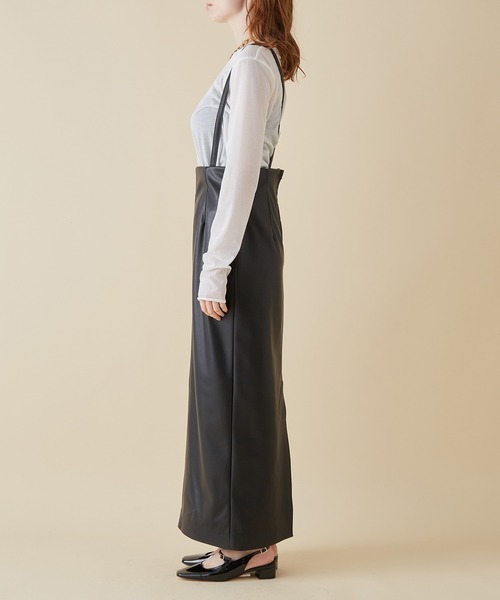 MADEMOISELLE ROPE'（マドモアゼル ロペ）の「<サスペンダー付き>フェイクレザータイトマキシスカート（スカート・レディース・ブラック/ブラウン・36/38）」の18枚目の写真