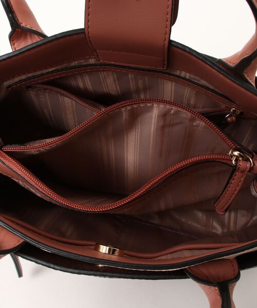 FIORELLI（フィオレッリ）の「【FIORELLI(フィオレッリ)】配色トート（ハンドバッグ・レディース・ブラウン・FREE）」の4枚目の写真