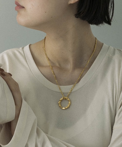 URBAN RESEARCH（アーバンリサーチ）の「HERMINA ATHENS　FULL MOON-G NECKLACE（ネックレス・レディース・ゴールド・-）」の2枚目の写真