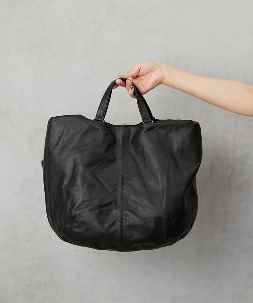 ear PAPILLONNER(イアパピヨネ)の「【牛革】まるショルダーバッグ(ショルダーバッグ・レディース・ブラック/ボルドー・FREE)」の3枚目の写真